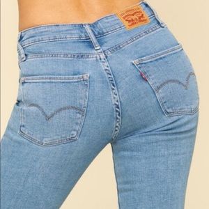 Levi 721 High Rise Skinny Jeans Light Wash size 30